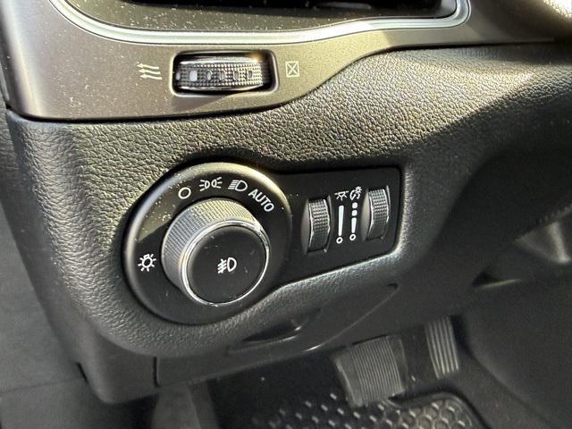 used 2020 Jeep Cherokee car, priced at $16,495