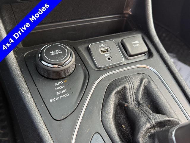 used 2020 Jeep Cherokee car, priced at $16,495