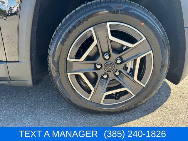 new 2026 Jeep Cherokee car, priced at $38,833