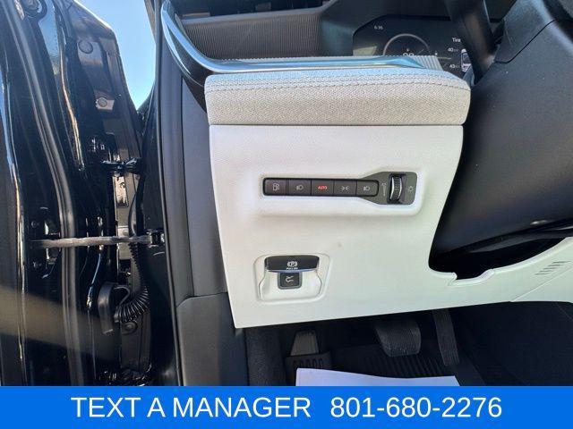 new 2026 Jeep Cherokee car, priced at $38,833