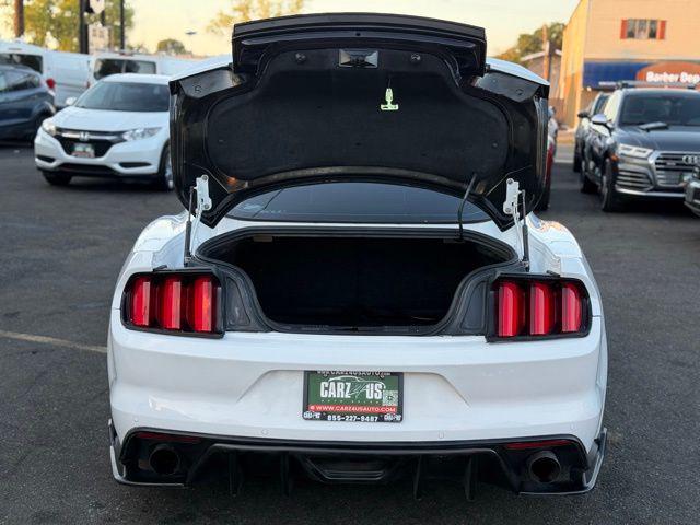 2015 Oxford White Ford Mustang