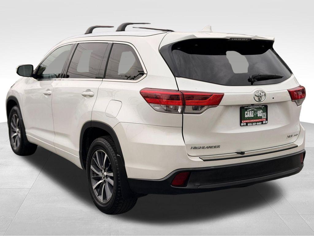 used 2017 Toyota Highlander car, priced at $19,692