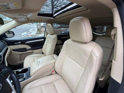 used 2016 Toyota Highlander car, priced at $21,292