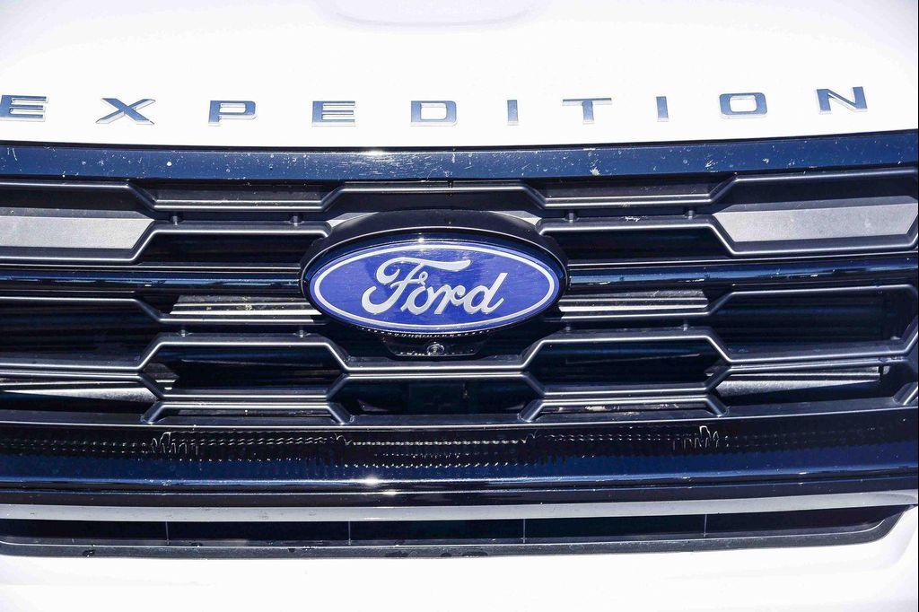 used 2025 Ford Expedition car, priced at $59,991