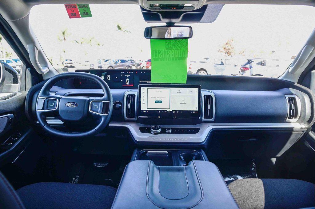 used 2025 Ford Expedition car, priced at $59,991