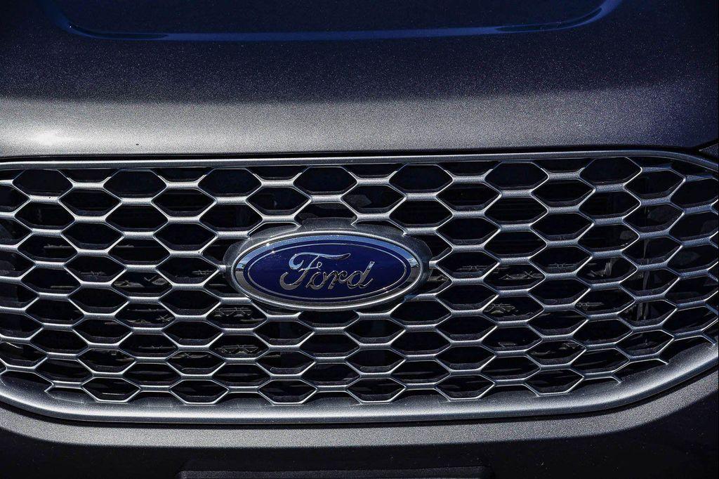 used 2023 Ford Edge car, priced at $22,327