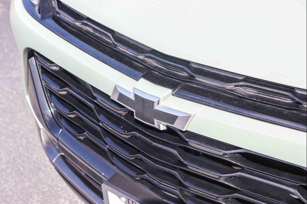 used 2025 Chevrolet Trax car, priced at $20,995