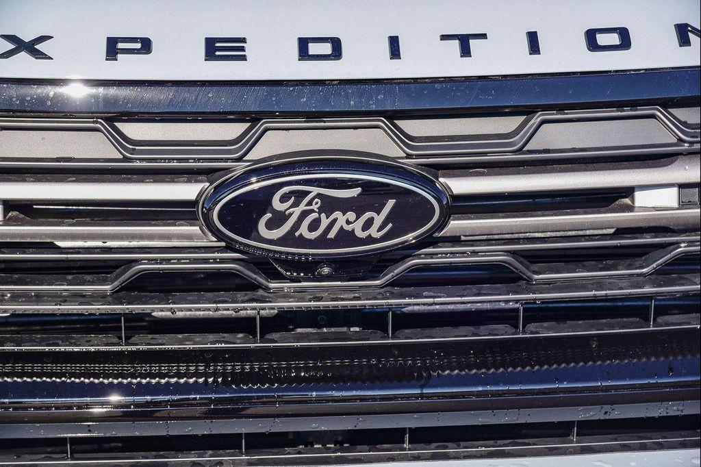new 2025 Ford Expedition car, priced at $83,940