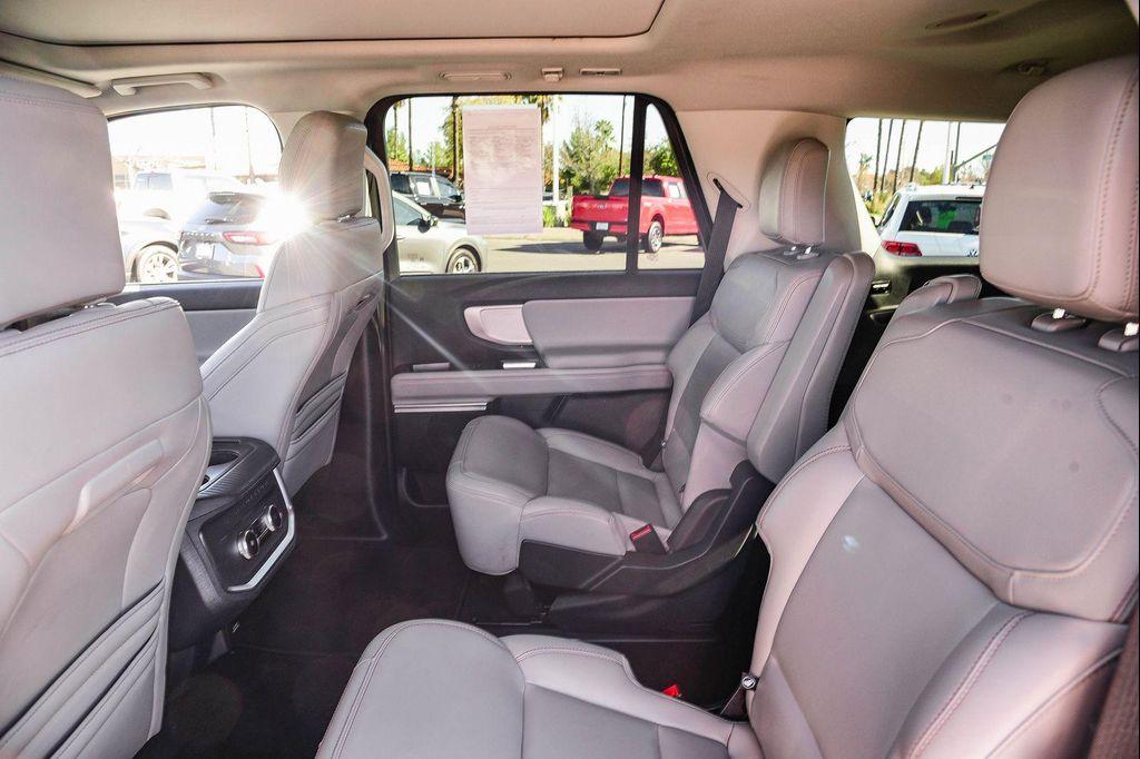 used 2025 Ford Expedition car, priced at $57,991