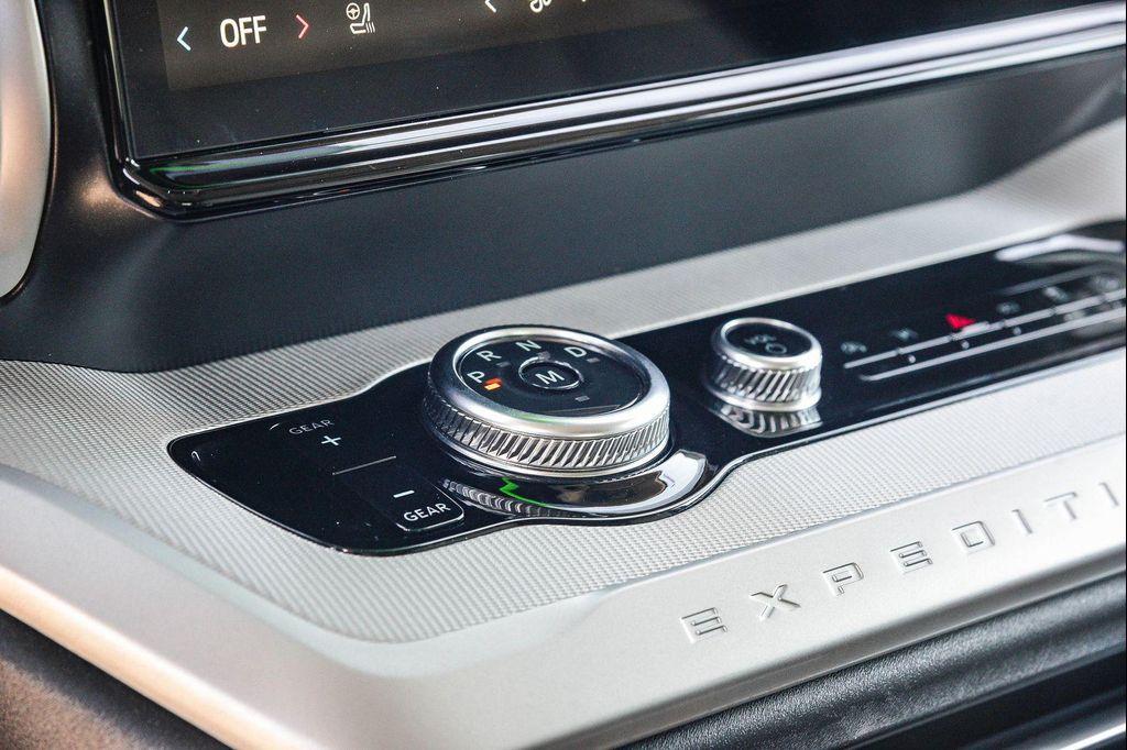 used 2025 Ford Expedition car, priced at $57,991