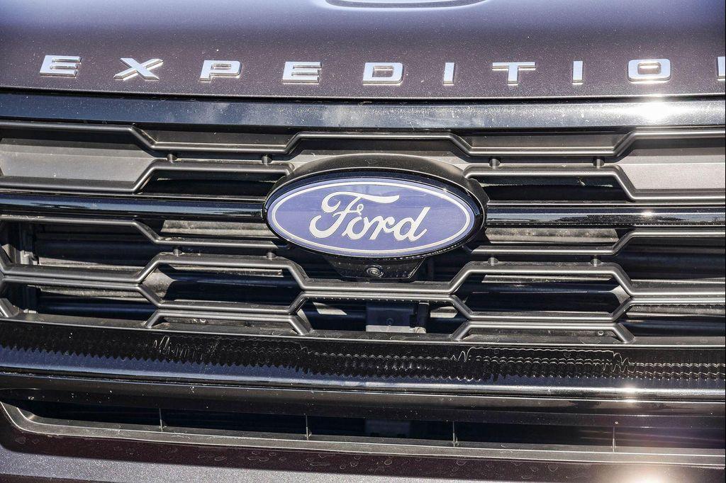 used 2025 Ford Expedition car, priced at $57,991