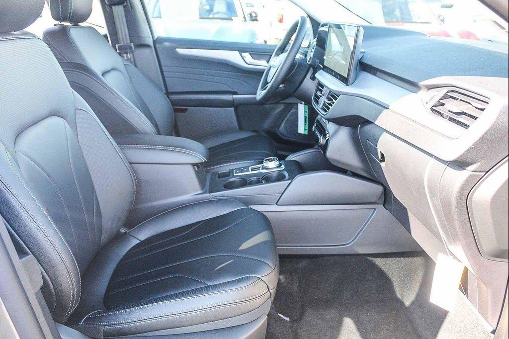 new 2025 Ford Escape PHEV car, priced at $33,827