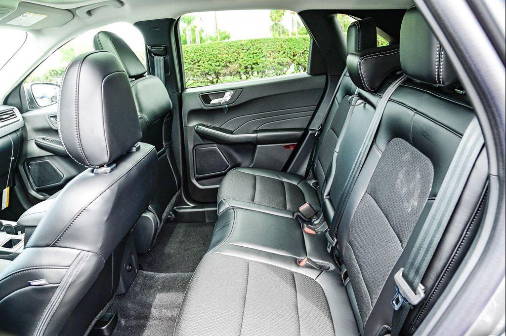 new 2025 Ford Escape PHEV car, priced at $31,532