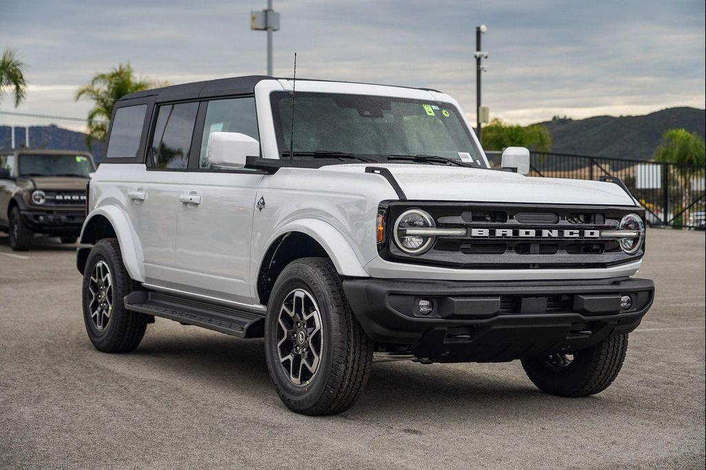 new 2025 Ford Bronco car, priced at $49,725