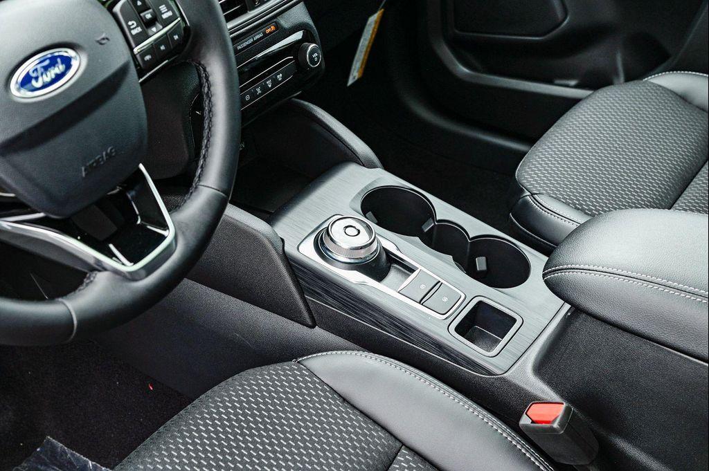 new 2025 Ford Escape PHEV car, priced at $32,002