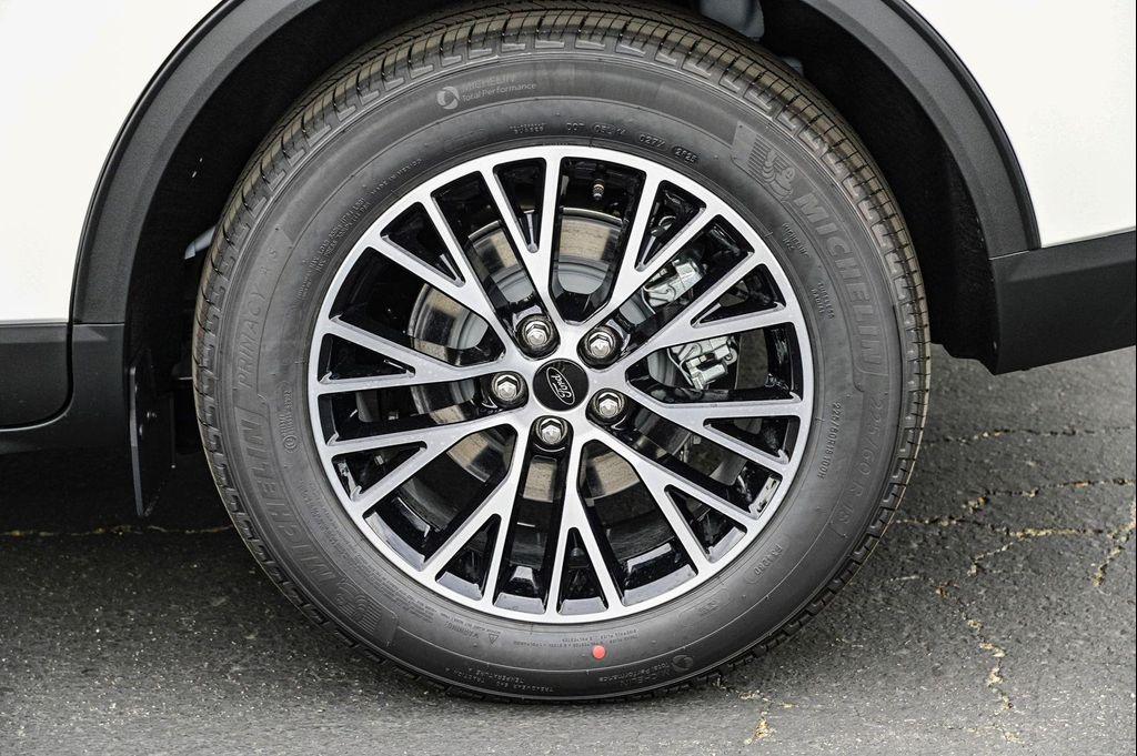 new 2025 Ford Escape PHEV car, priced at $32,002