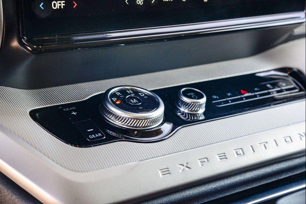 used 2025 Ford Expedition car, priced at $60,991