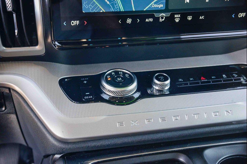 used 2025 Ford Expedition car, priced at $61,450