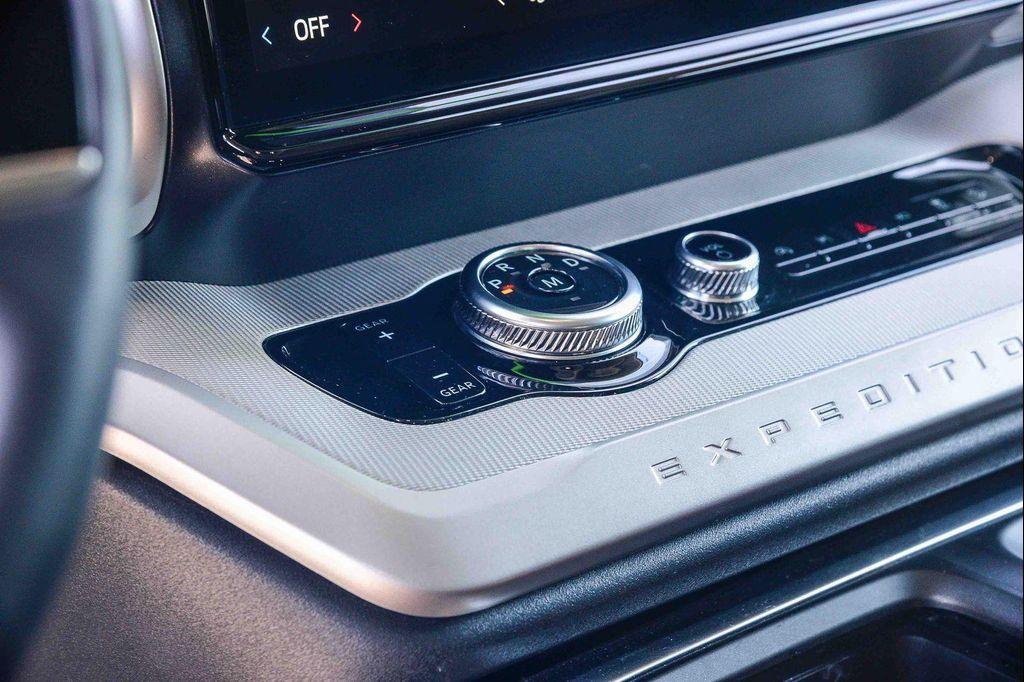 used 2025 Ford Expedition car, priced at $61,450