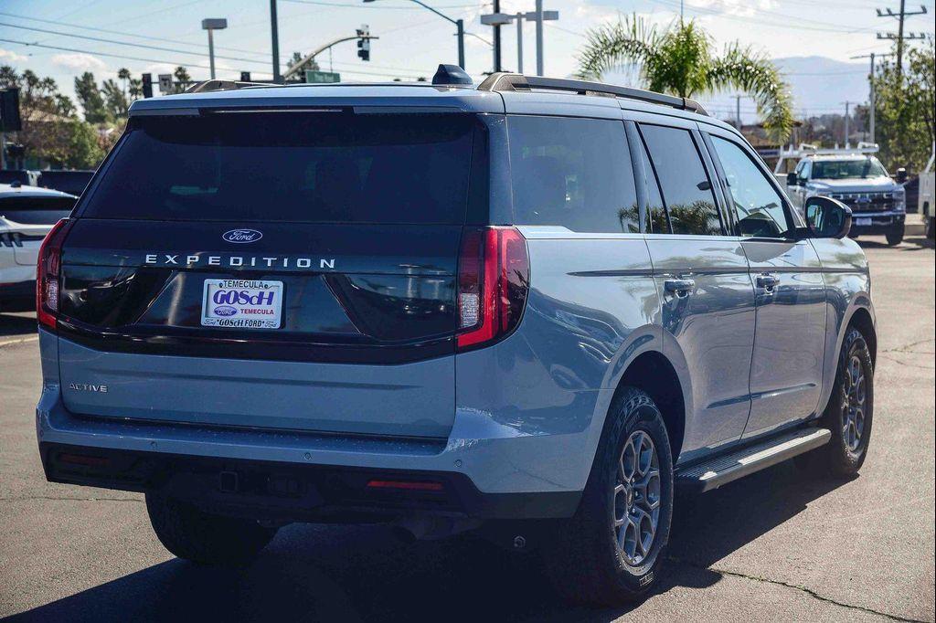 used 2025 Ford Expedition car, priced at $61,450