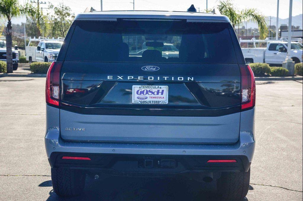 used 2025 Ford Expedition car, priced at $61,450