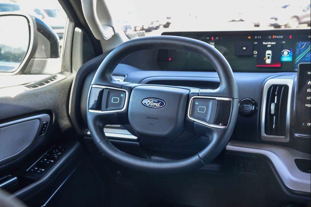 used 2025 Ford Expedition car, priced at $61,450
