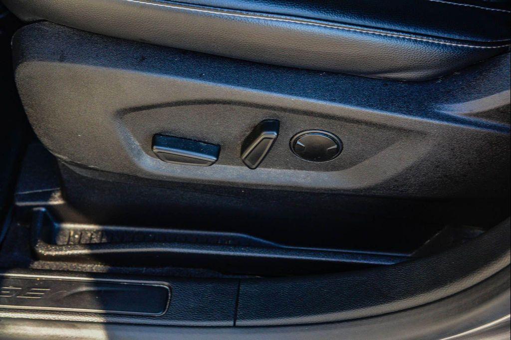 used 2022 Ford Edge car, priced at $18,999