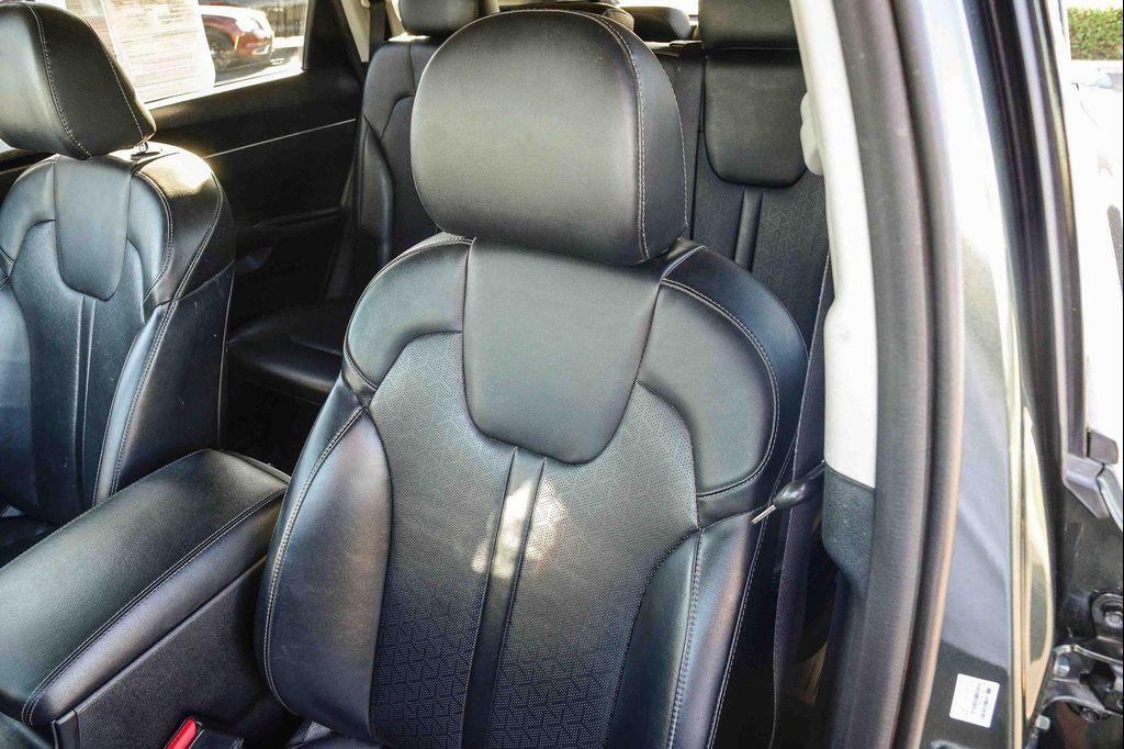 used 2022 Kia Sorento car, priced at $25,995