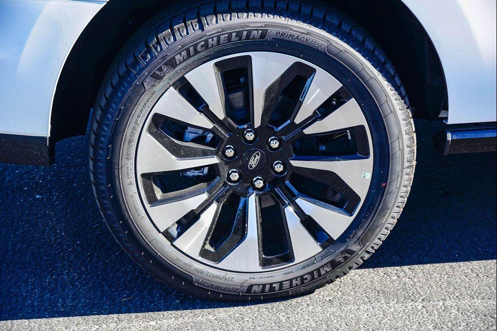 new 2025 Ford Expedition car, priced at $89,740