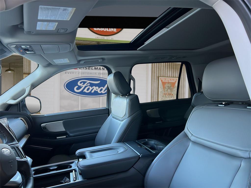 new 2025 Ford Expedition car, priced at $70,021