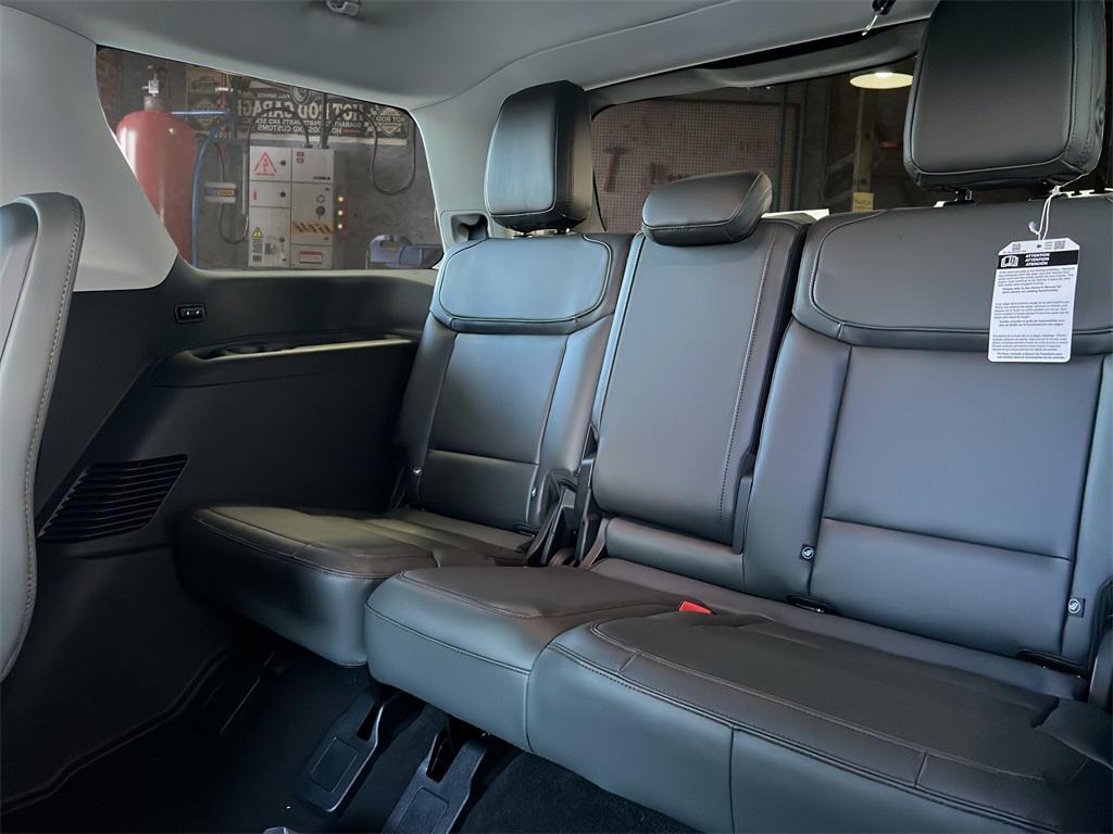 new 2025 Ford Expedition car, priced at $71,021