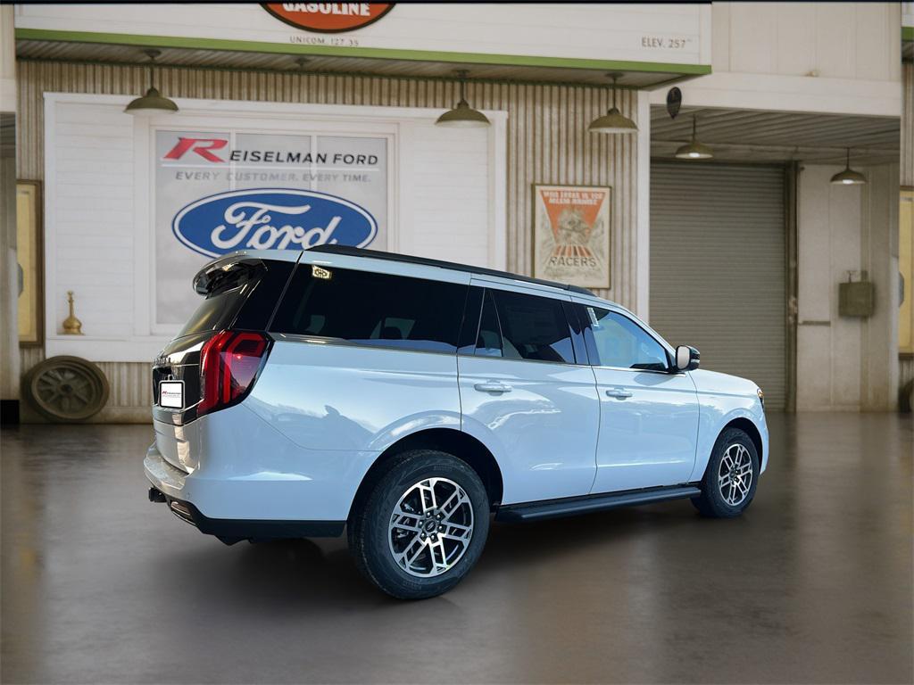 new 2025 Ford Expedition car, priced at $70,021