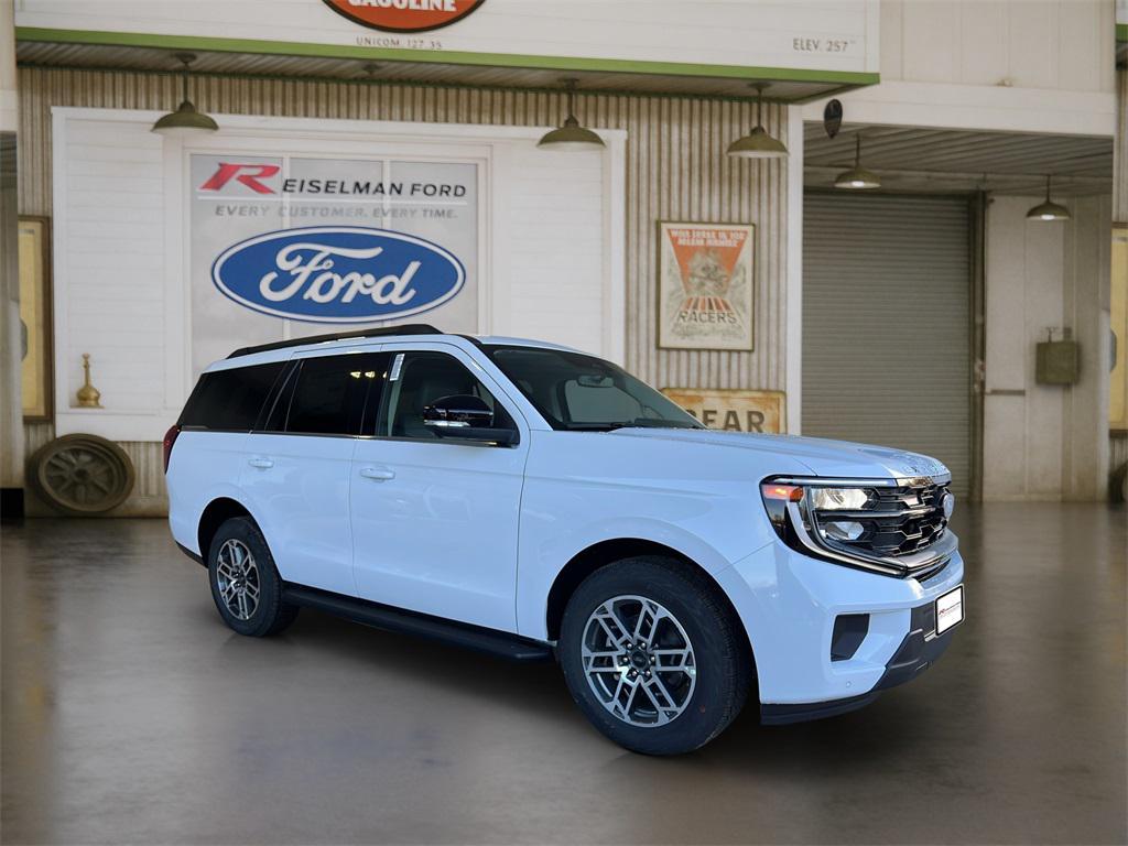 new 2025 Ford Expedition car, priced at $70,021