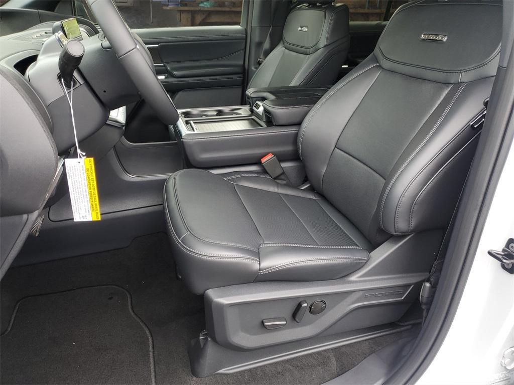 new 2025 Ford Expedition car, priced at $81,948