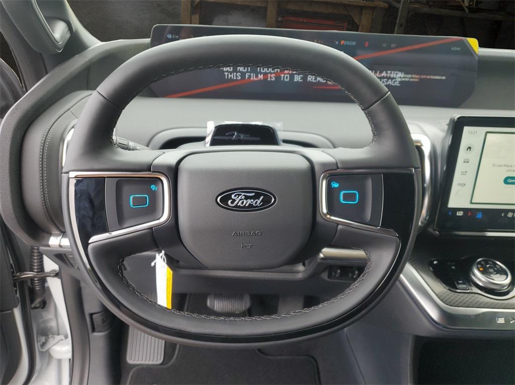 new 2025 Ford Expedition car, priced at $81,948