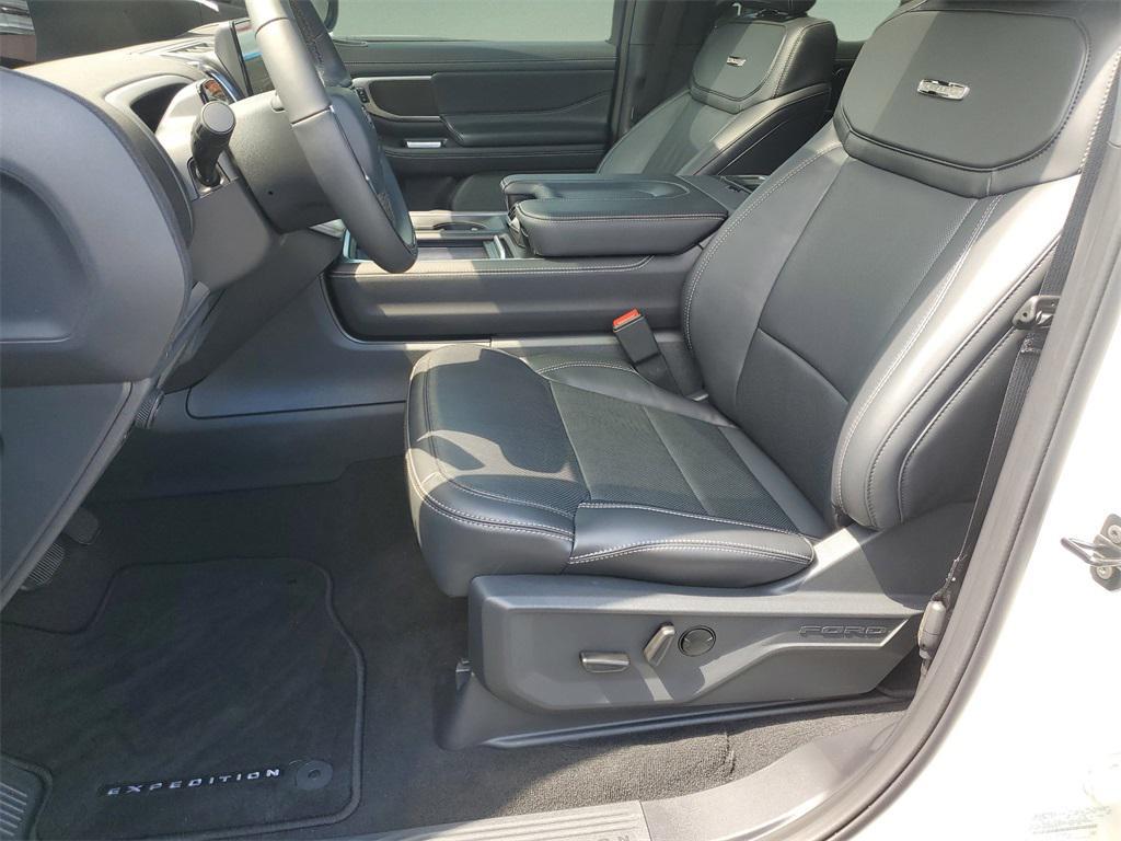 new 2025 Ford Expedition car, priced at $78,221