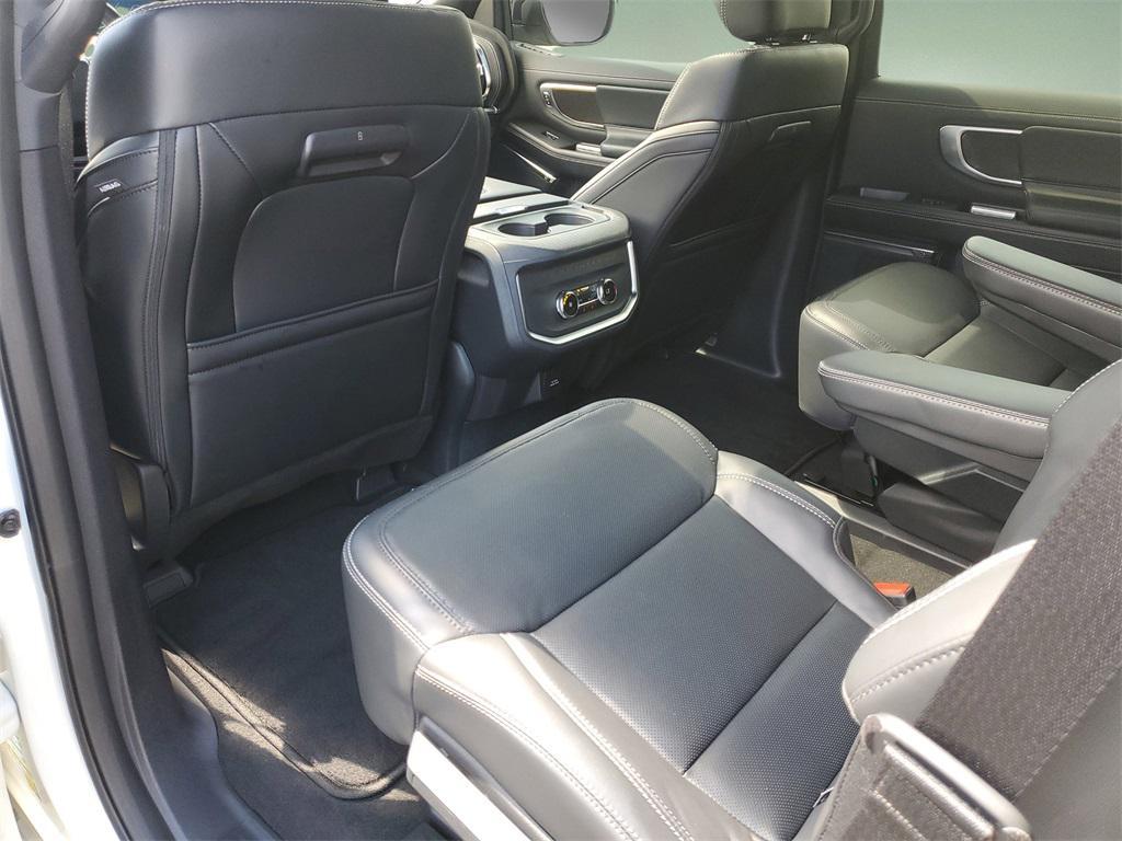 new 2025 Ford Expedition car, priced at $78,221