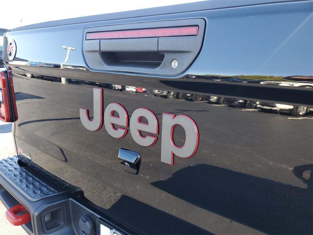 used 2023 Jeep Gladiator car, priced at $33,061