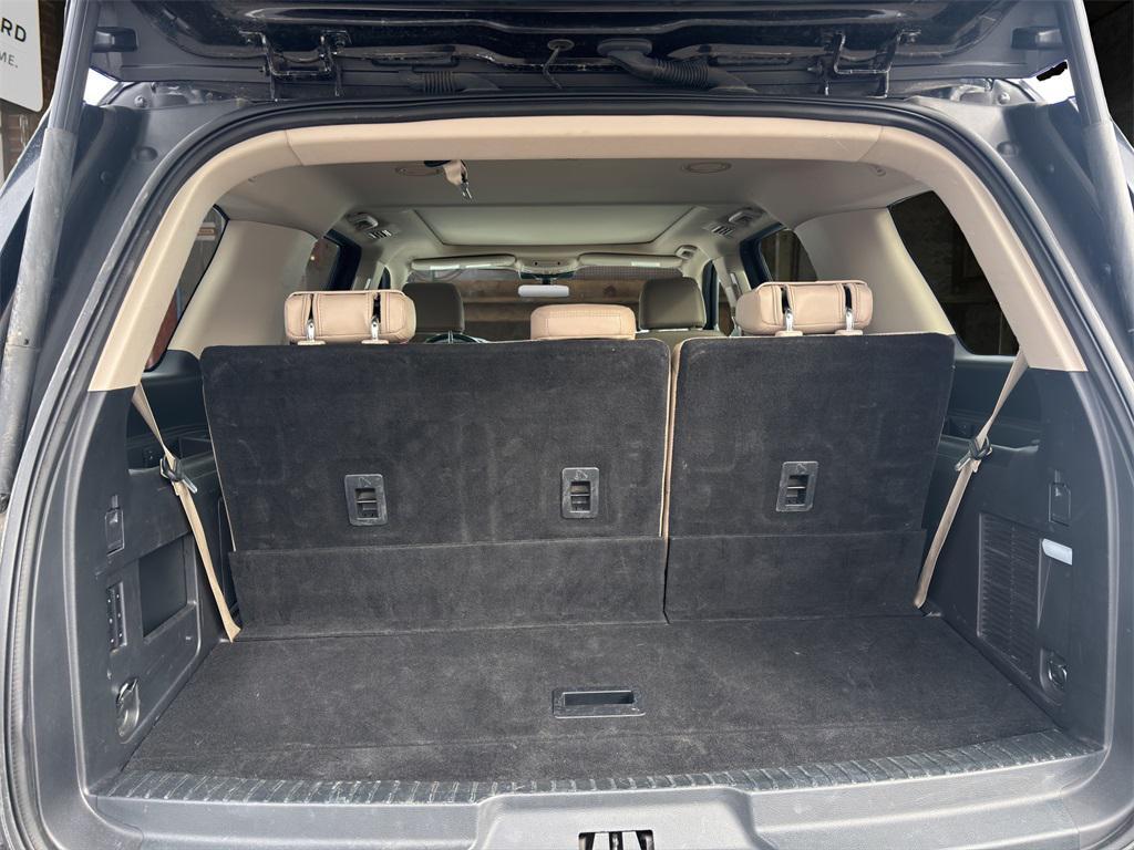 used 2024 Ford Expedition car, priced at $44,616
