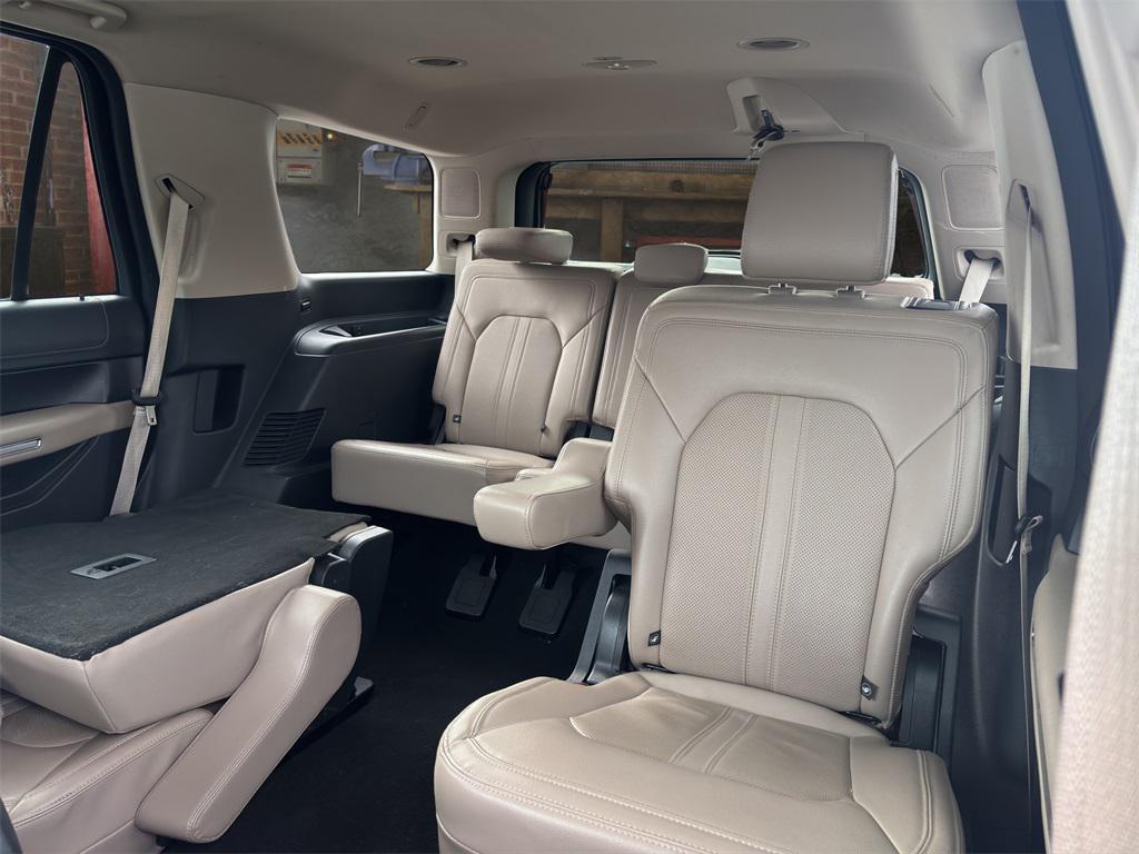used 2024 Ford Expedition car, priced at $44,616