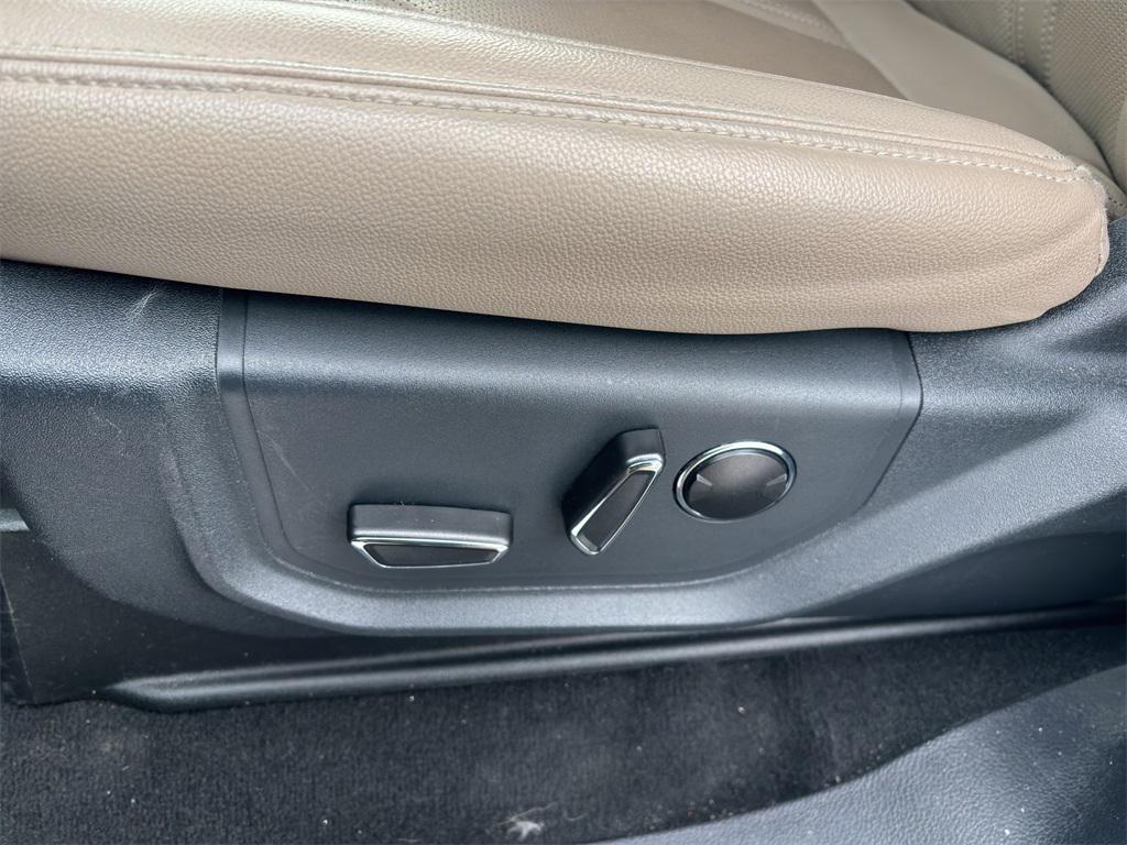 used 2024 Ford Expedition car, priced at $44,616