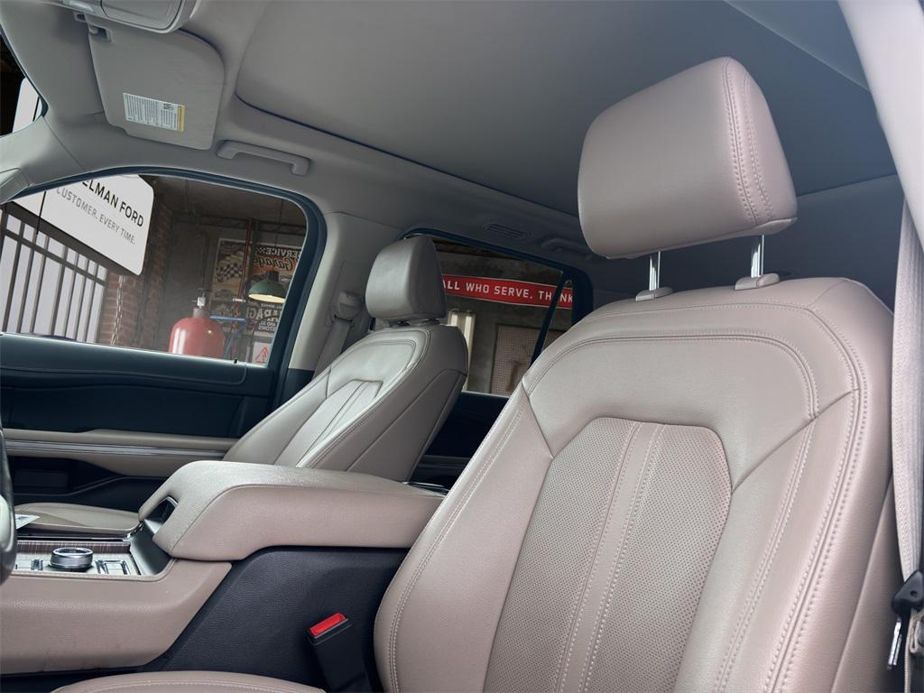 used 2024 Ford Expedition car, priced at $44,616