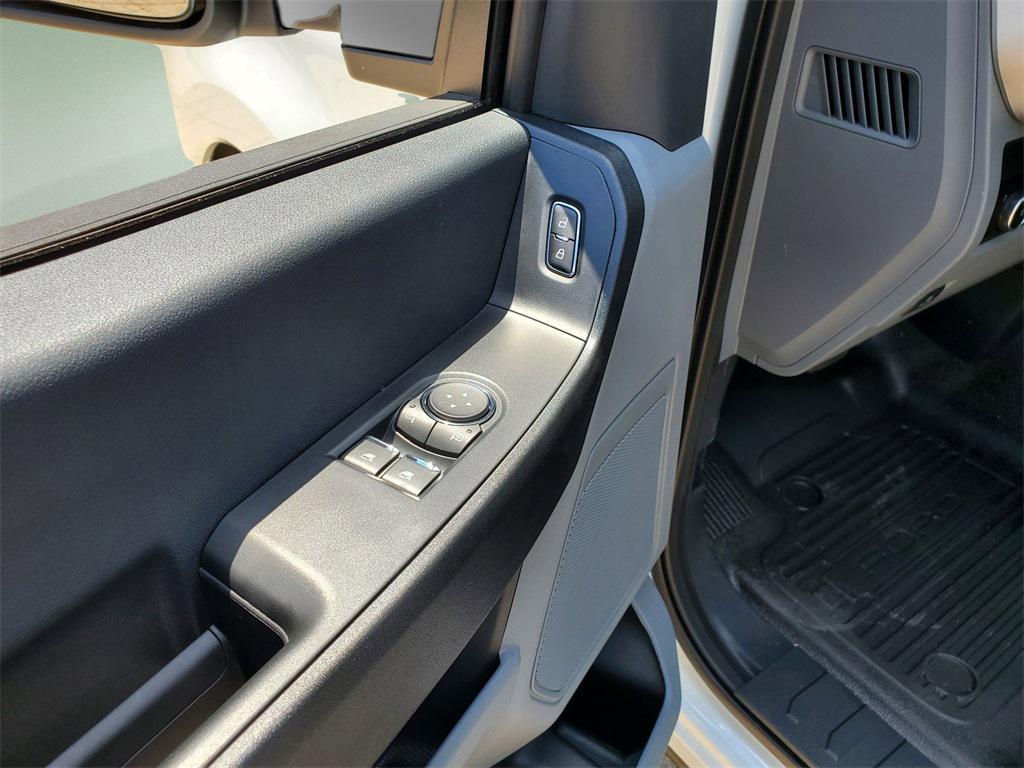 new 2025 Ford F-350 car, priced at $48,158