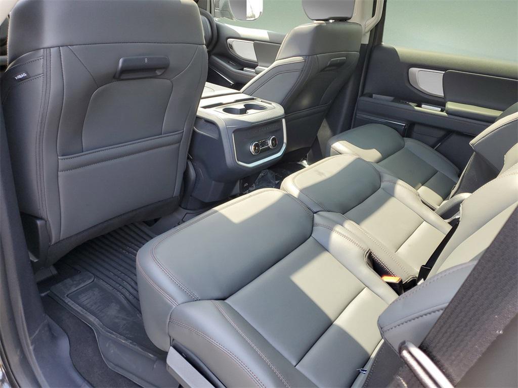 new 2025 Ford Expedition car, priced at $72,534