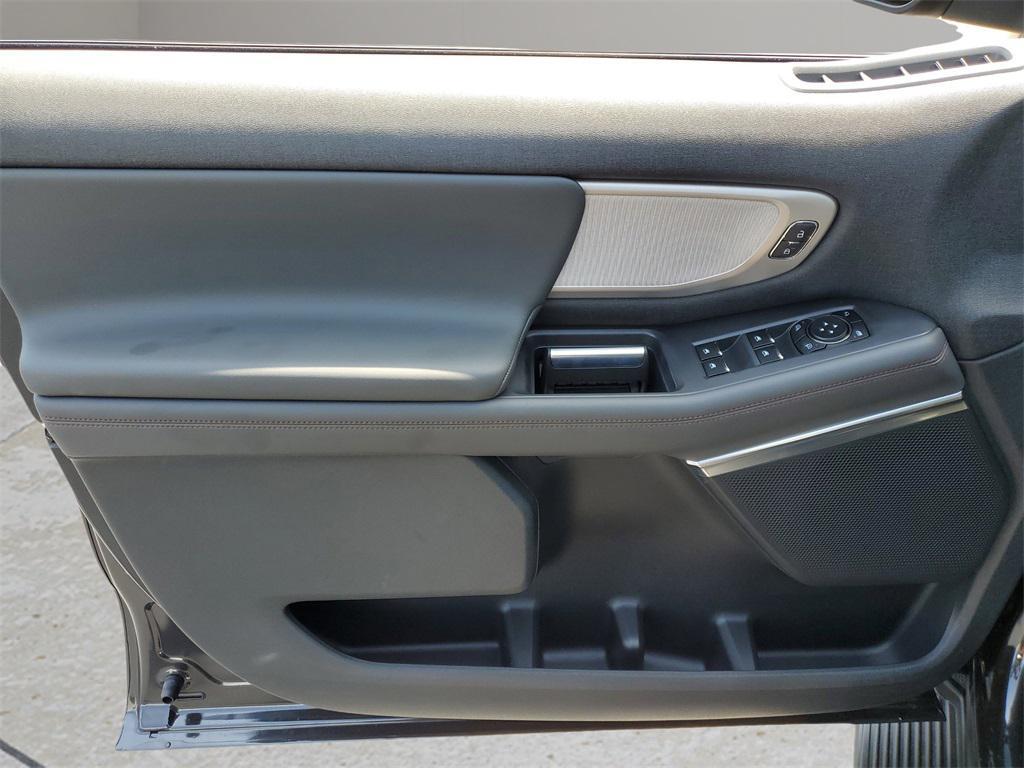 new 2025 Ford Expedition car, priced at $72,534