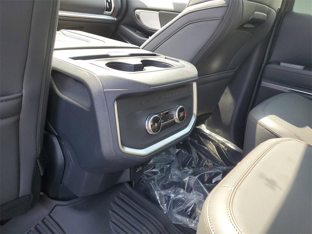 new 2025 Ford Expedition car, priced at $72,534