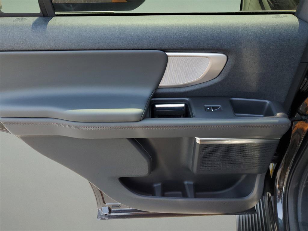 new 2025 Ford Expedition car, priced at $72,534