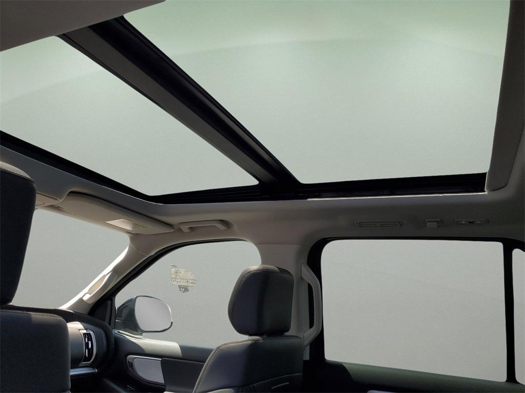 new 2025 Ford Expedition car, priced at $72,534