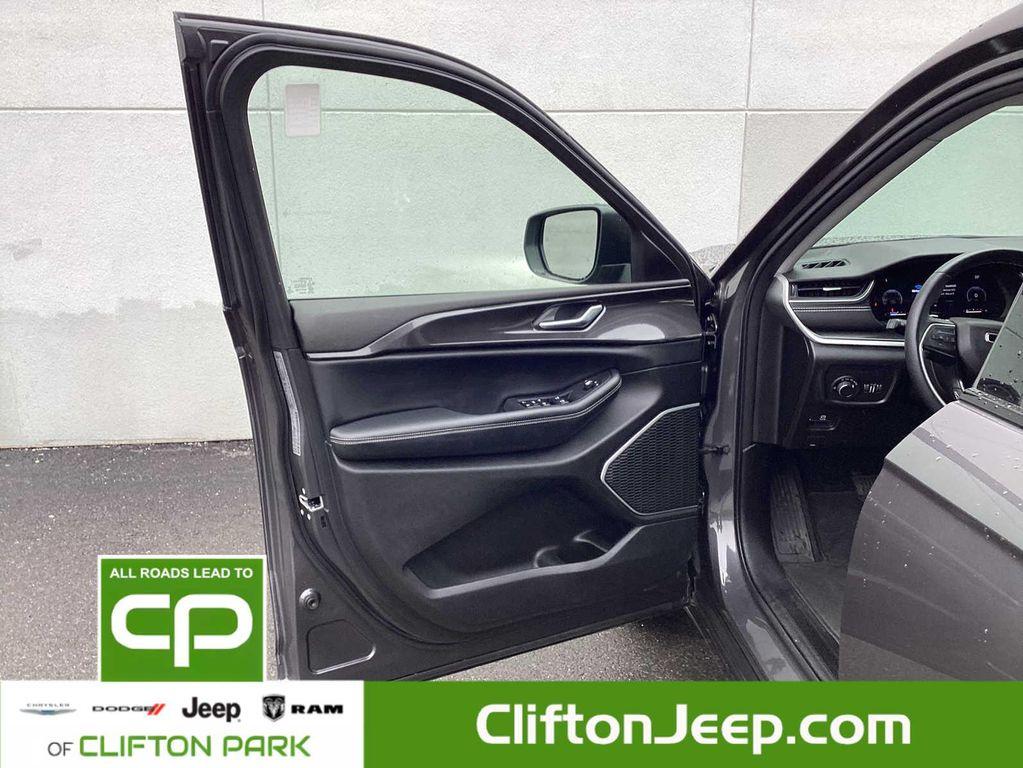 used 2022 Jeep Grand Cherokee L car, priced at $29,400