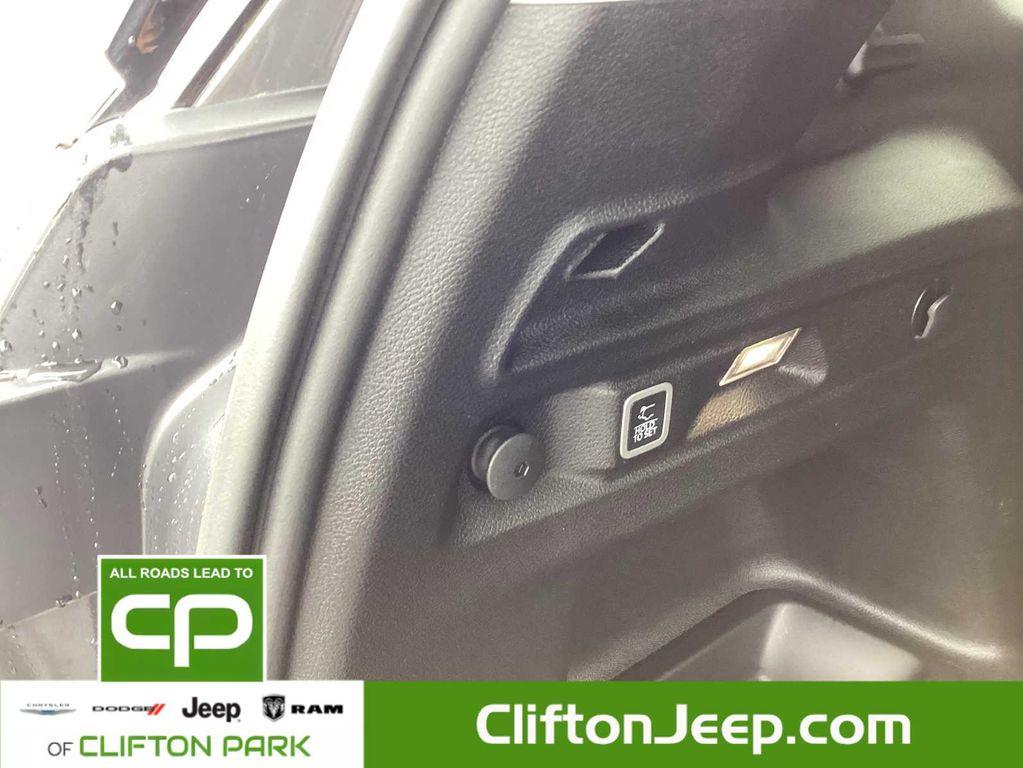 used 2022 Jeep Grand Cherokee L car, priced at $29,400